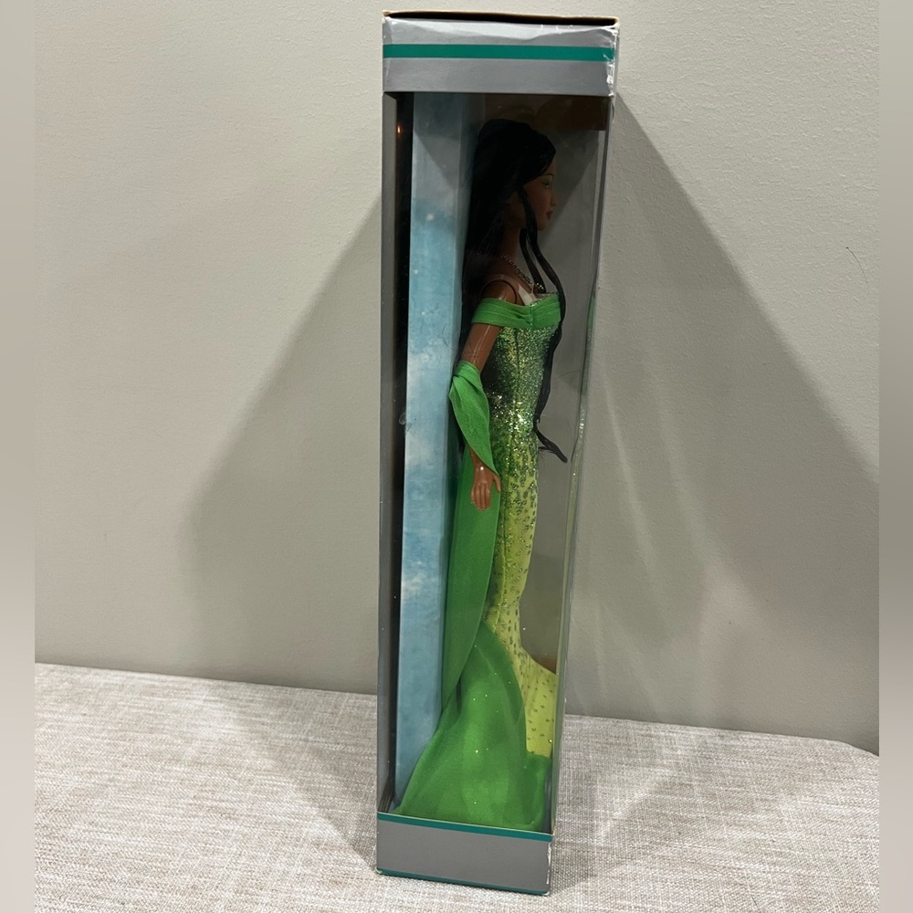 Barbie 2004 Birthstone collection August Peridot - Picture 3 of 6